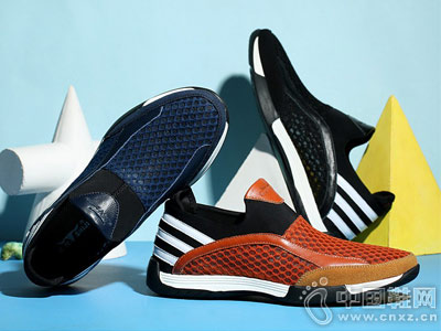 ��ţ�����ļ��¿���Ь�ܲ�Ьʱ����������Ь