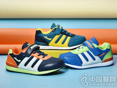 ������ͯЬ2018�¿����＾ʱ�г����˶�Ь