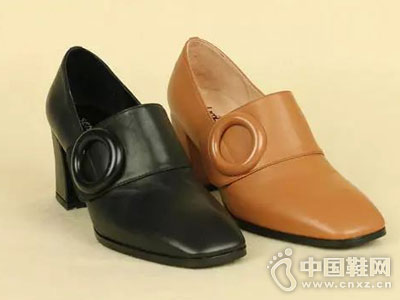 ����ūʱ��ŮЬ18���＾�¿�߸�Ь