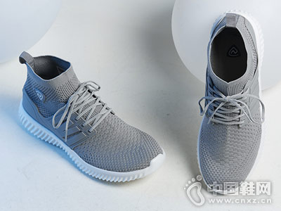 ŵʫ������Ʒ�˶����еͰ�Ь