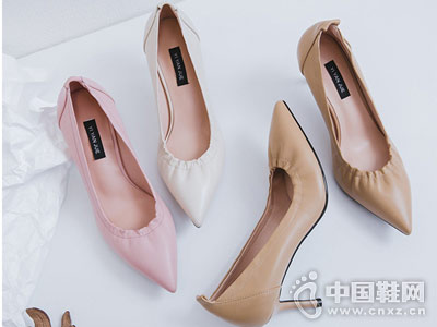 ŷ����ŮЬ2018�¿��Ʒ