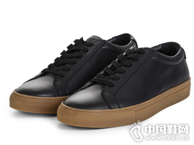 SELECTED˼����2018�¿�����Ь