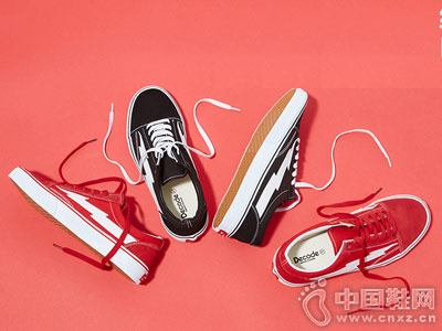 ����˹��������Ь2018�¿��Ʒ