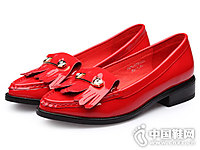 ������Ƥ���ŮЬ