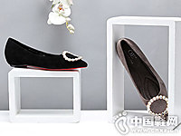 OEŷ��2018�¿��ͷƽ�׵�Ь