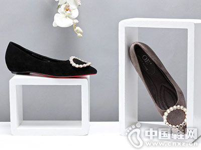 OEŷ��2018�¿��ͷƽ�׵�Ь