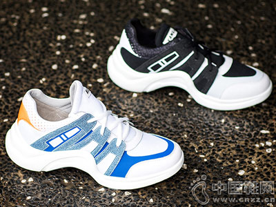 ��������ins�˶���ʱ���ϵ�Ь