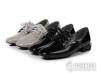 ǳ�ڵ�ЬŮ��Ƥ��¶�¿�