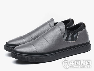 ��������Ь͸��һ�ŵ�����Ь