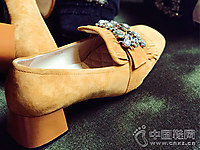 �＾ǳ�ڴ�ɫASŮЬ���ڵ�Ь