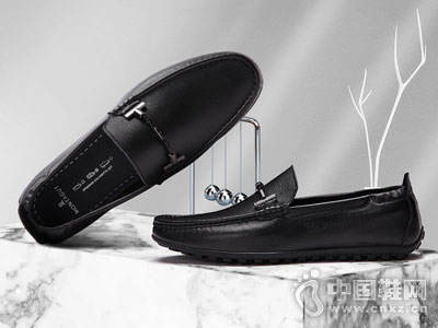 ���ؽ�ƤЬ��ʿ�ճ����ж���Ь