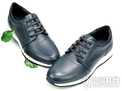 Kaieers�ƶ�ʿţƤʱ��������Ь