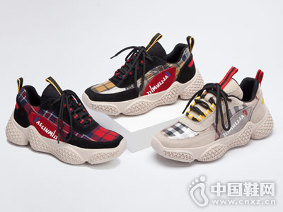 �˶�ЬŮ����ulzzang���з����ϵ�Ь