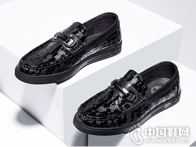 ���ɶ���Ь�＾����ʱ��һ�ŵżݳ�Ь