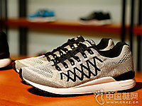 ��˹����Mr.ingʱ�������˶�Ь