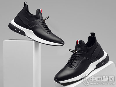 �߶�����ЬţƤƴ�ӵ�����Ь