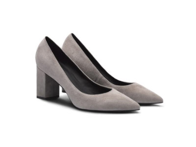 �ָ��߸�Ь���罻ʱ�м�ͷǳ�ڵ�Ь