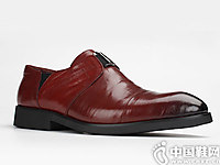 �������׼�Լ����ʱװЬʱ�г���Ь