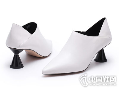 VME����ʱ�м�ͷ�и����θ�Ů��Ь