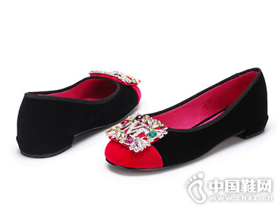 ʱ��Բͷ���ƽ������ǳ�ڵ�Ь