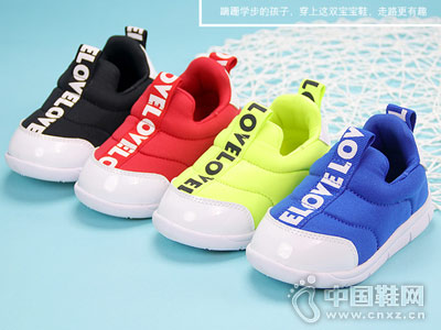 �������ͯѧ��Ь �������ʣ�͸������