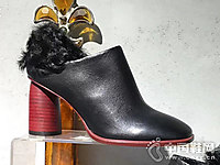 ����·��ڴָ��߸�Ь