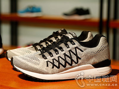 ��˹����Mr.ing��ĥʱ���˶�Ь