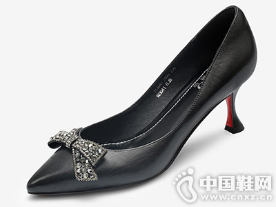 �и���װƤЬŷ�ް�ǳ��ŮЬ