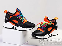 �������¿�ʱ��Բͷ���������е�Ь