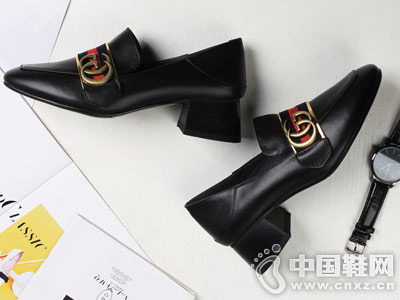 ƽͷ������װ�δָ���ڰ�����Ů��Ь