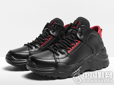 �����˶�����Ь����ʱ���ܲ�Ь