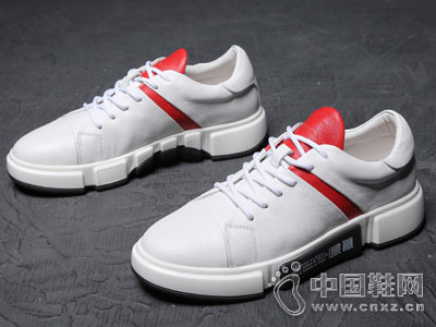 С��Ь����Ƥ�ٴ�����޴��󺫰�ƴɫ��Ь