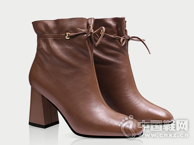 ���������¿�ŷ��ʱ�ж�Ͳѥ