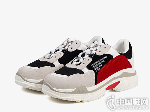 Safiya�����2018�＾�¿�ʱ���ϵ�Ь