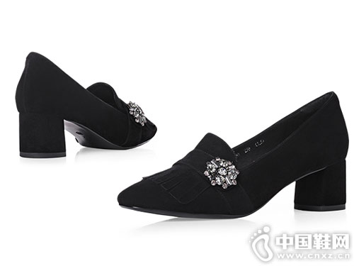 �дָ�����Ů��Ь2018�������¿�