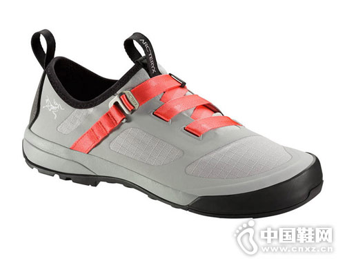 18�ﶬ��ƷARCTERYXʼ�������ɽЬ