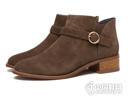 ʱ�ж�Ͳ�ȷ��¿��ж���ѥ