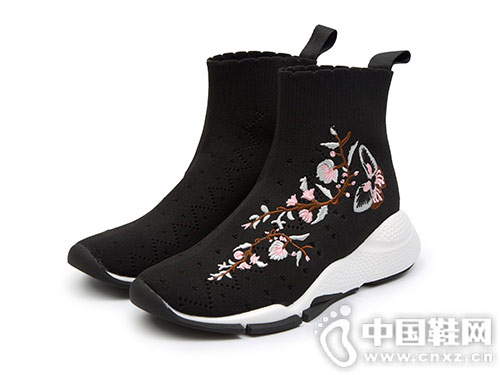 sundance̫����2018������Ʒʱ�д�����ѥ