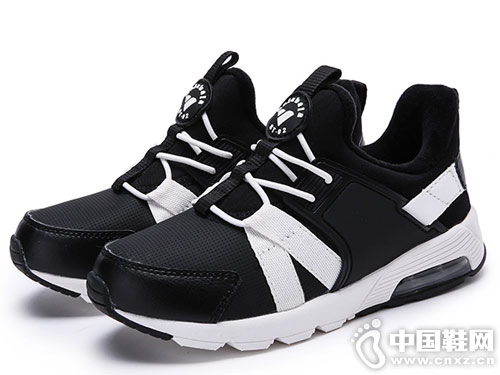 ��ͯ�˶�Ь2018�¿��������ͯЬ