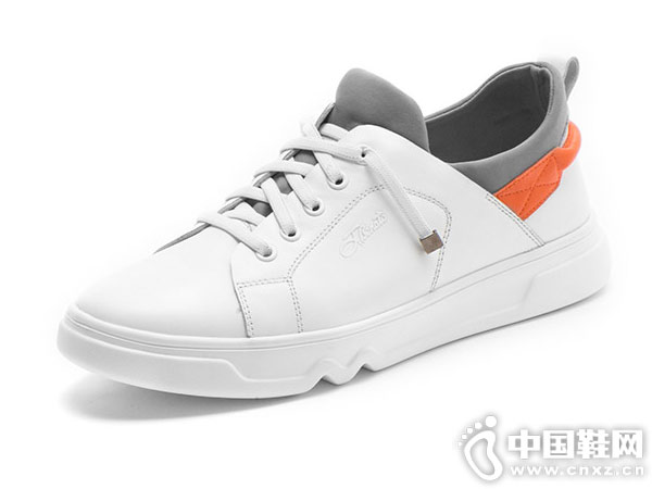 �¿�����С��Ь����J.benato�к����Ь