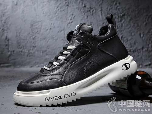 �����޴���2018������Ƥ��ʿ�����˶�����Ь