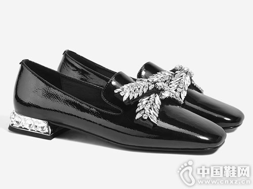 ������2019�����¿ͷ�͸���Ь