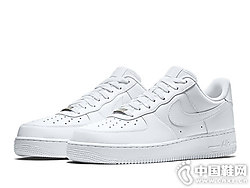 Nike�Ϳ˸��������˶����а�Ь