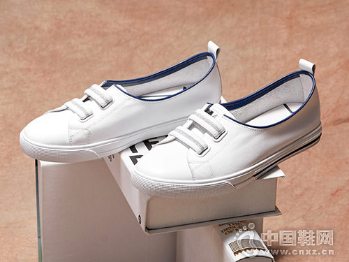 ɫ��2018�¿�ٴ�С��ЬŮ��Ƥƽ��Ь