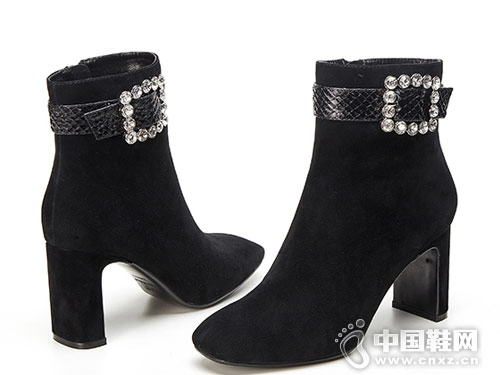 VME����ʱ�м�ͷŦ�۴ַ���Ů��ѥ