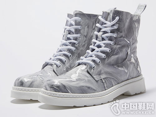 ά��߰���Ь������Ƥʱ������ѥ