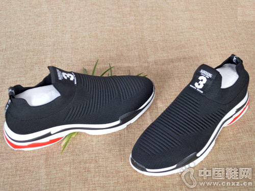 �¿���Ь�صǸ�͸���˶�Ь