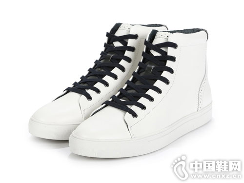 SELECTED˼������ʿ�¿�񻨸߰�����Ь