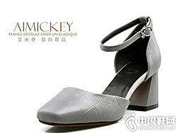 �¿�ŮЬʱ�дָ߸��������пյ�Ь