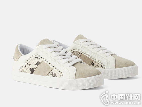 ����2019�¿�Ů���а�ЬС��Ь